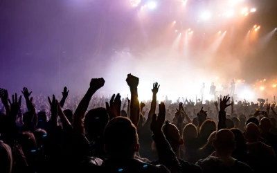 Lej højtalere og festlys til din fest på hele fyn